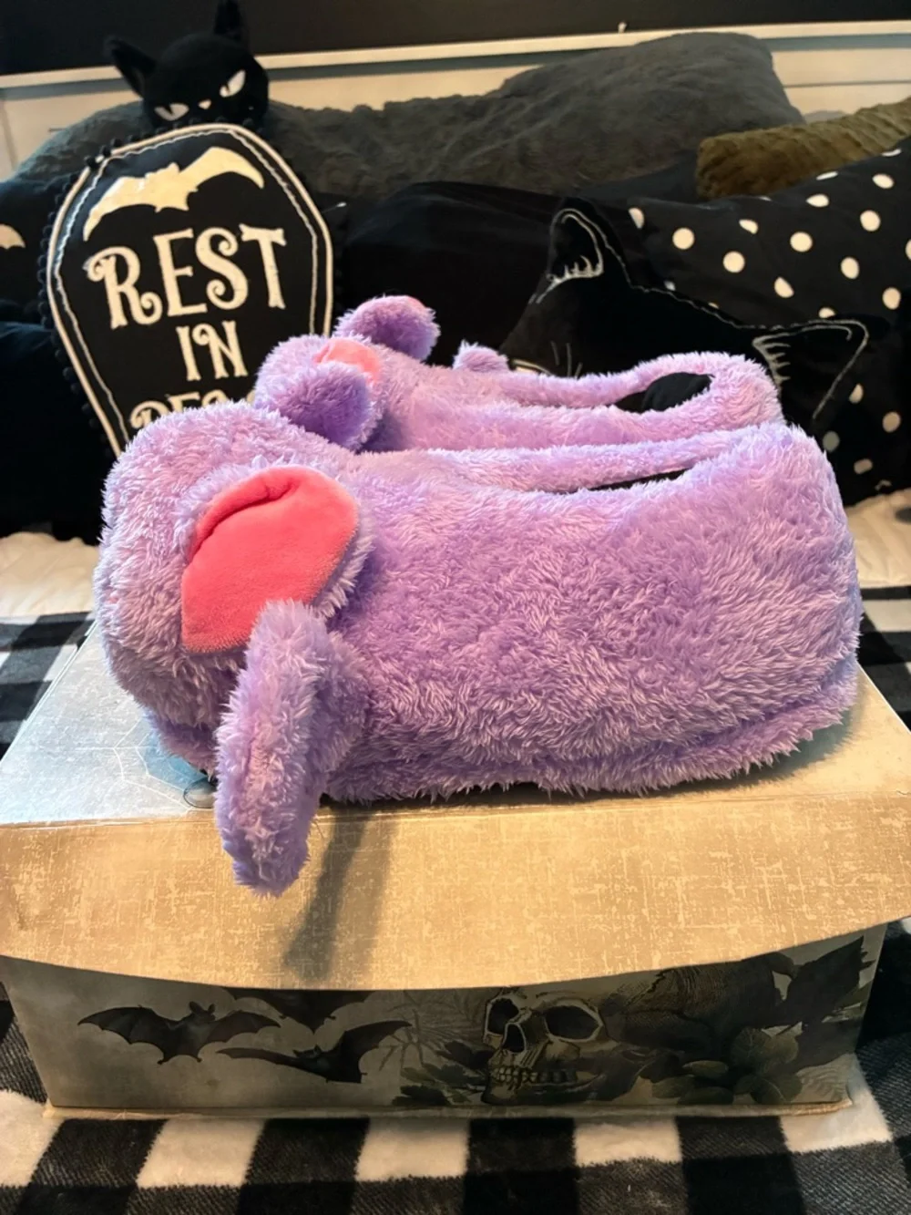 Dolls kill Plush Purple Bat Slippers - Cute Halloween Kawaii NWOT size 8 - Picture 5 of 8